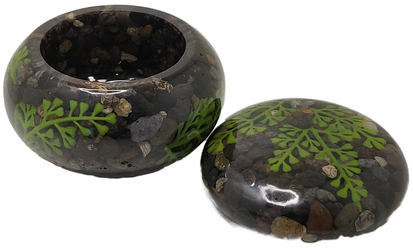 Pot with lid