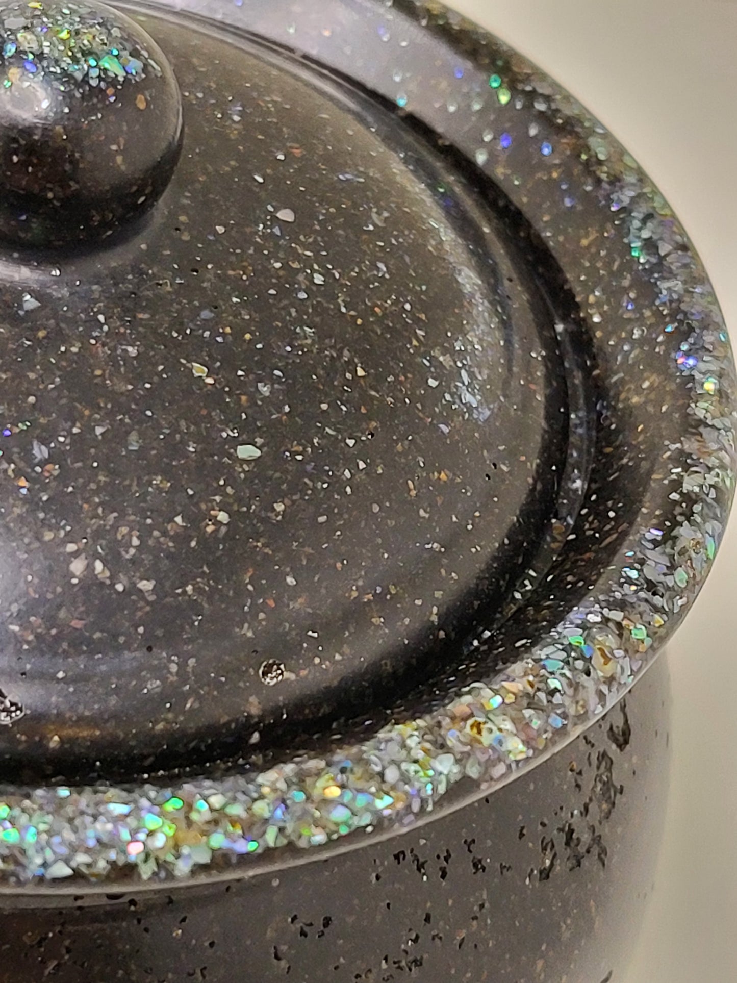 Rock pot with lid