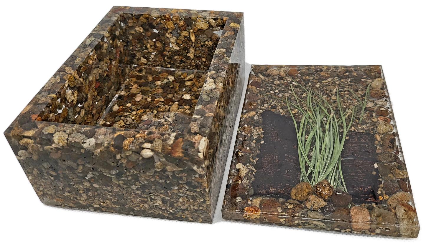 Rock pot with lid