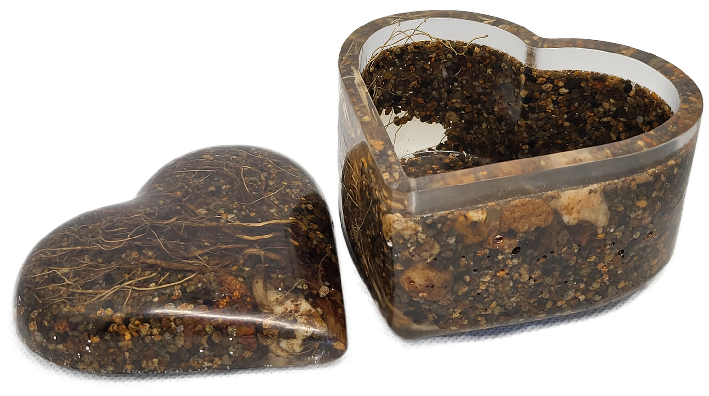 Rock pot heart with lid