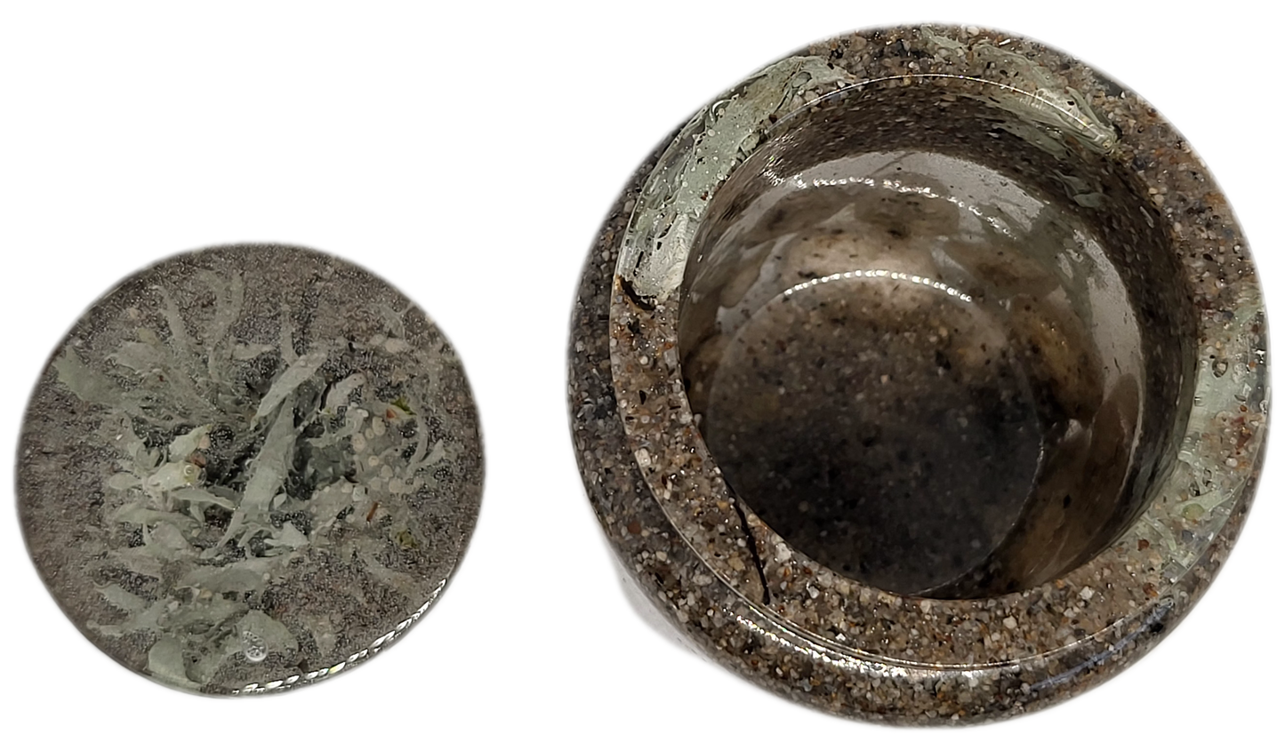 Rock pot with lid
