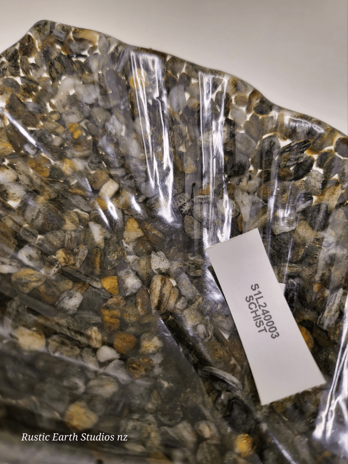 Leaf rock dish