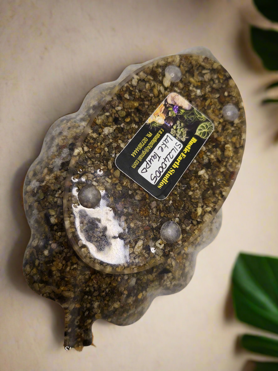 Leaf rock dish