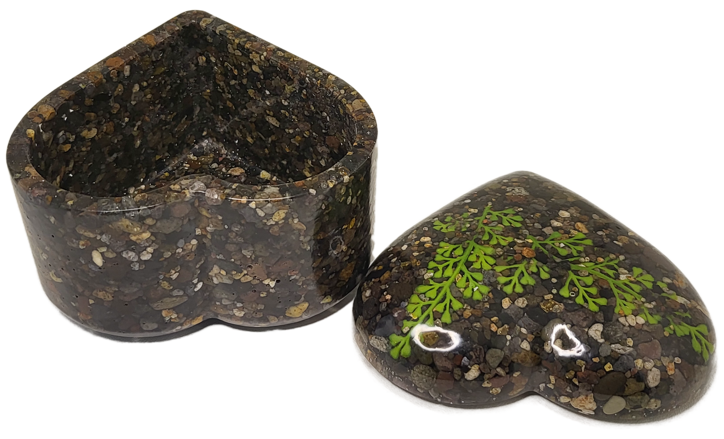 Rock pot heart with lid