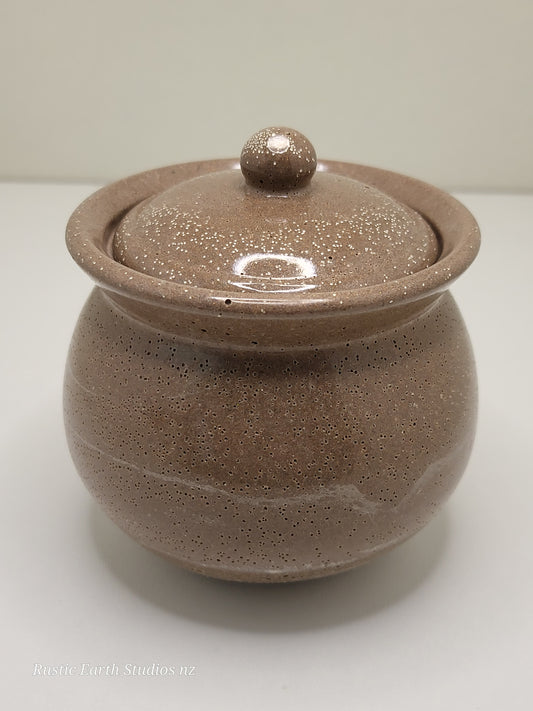 Ash pot with lid