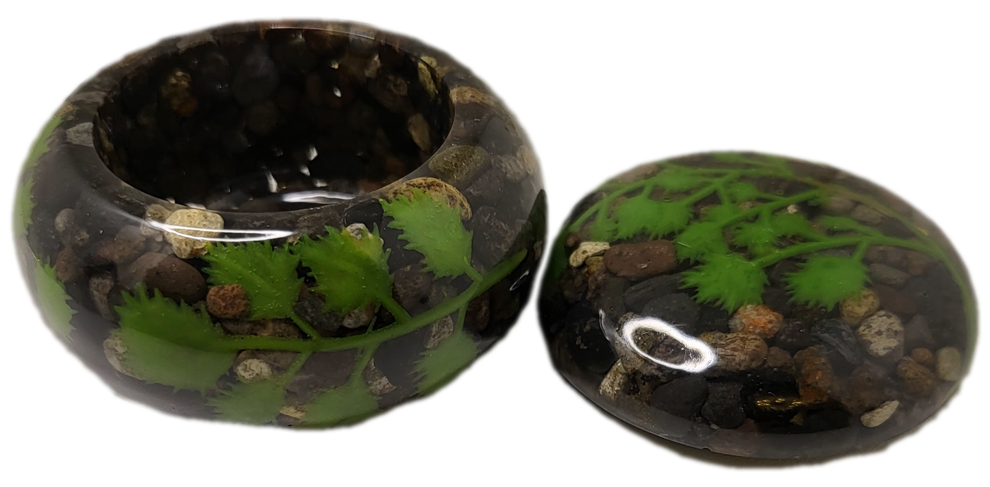 Pot with lid