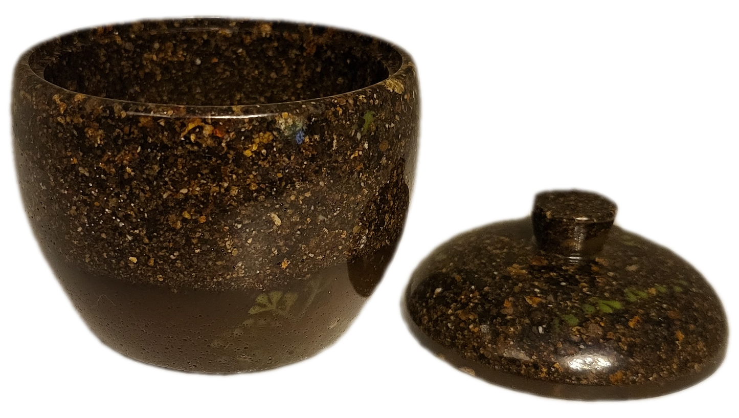 Rock pot with lid