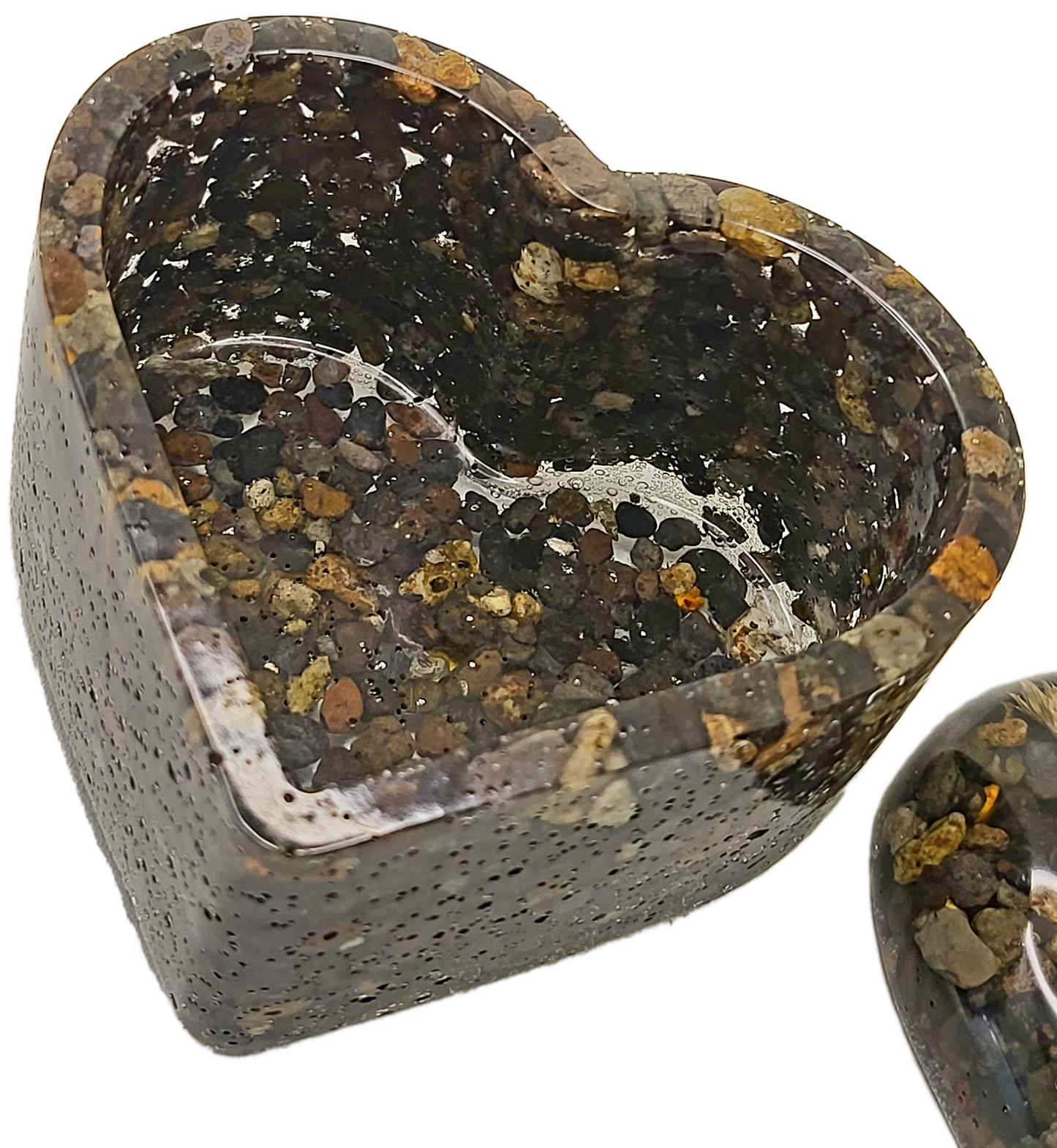 Rock pot heart with lid