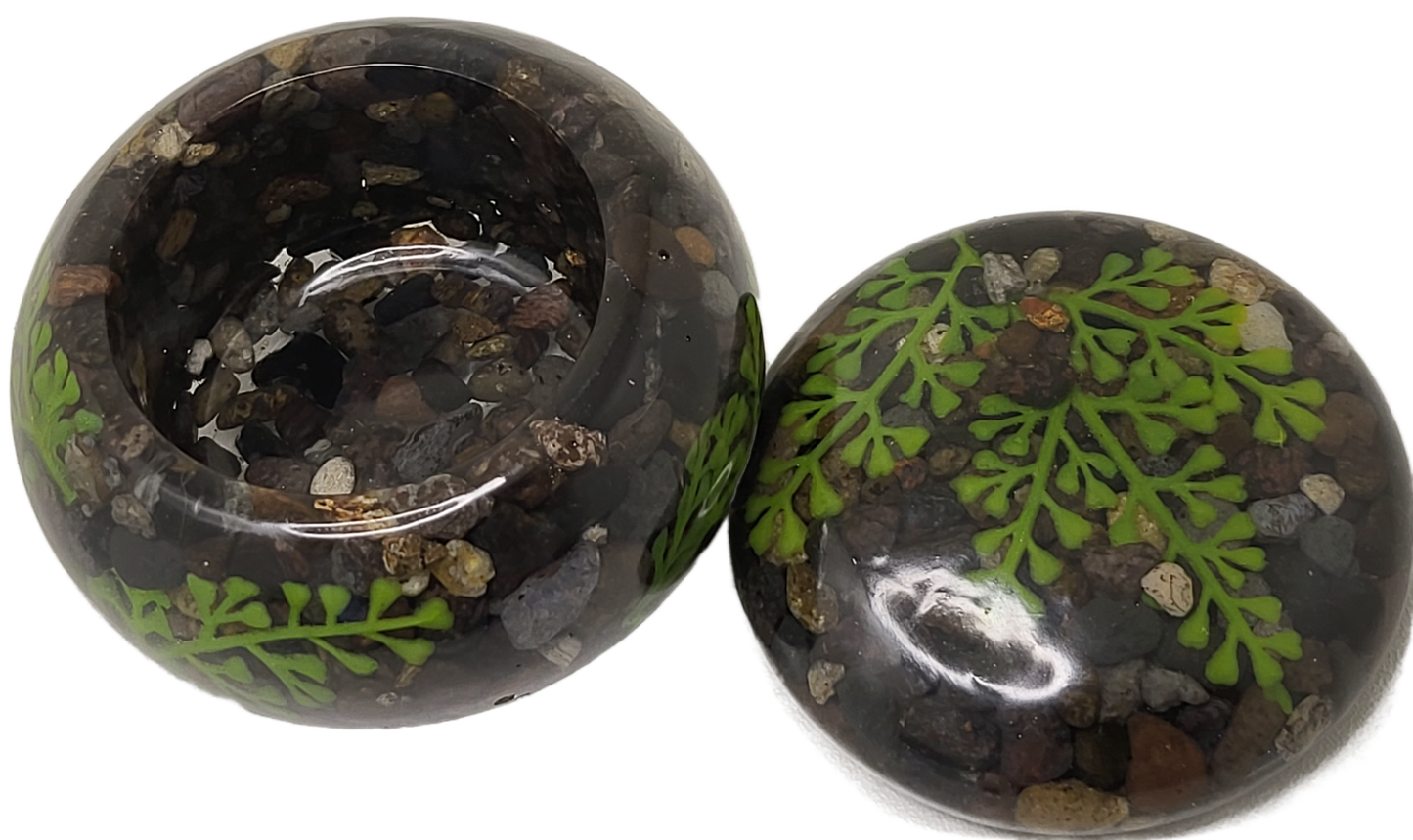 Pot with lid