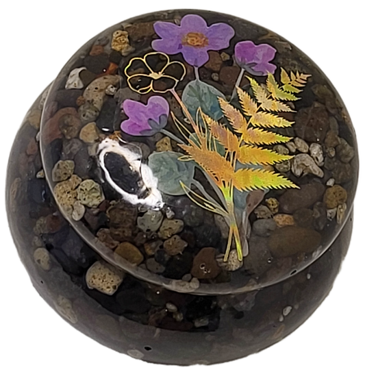 Pot with lid