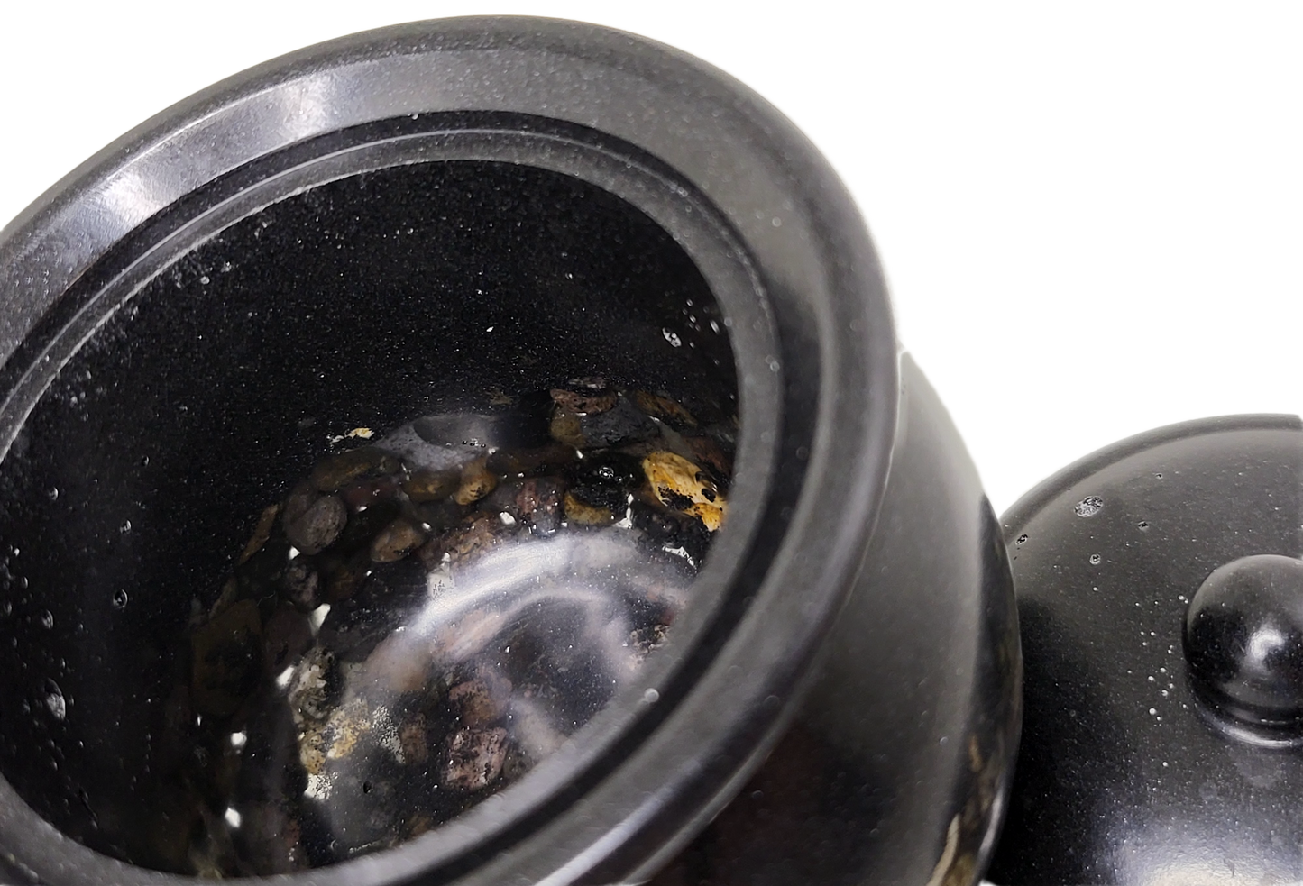 Rock pot with lid