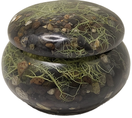 Pot with lid