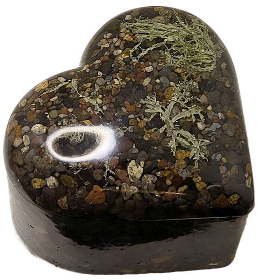 Rock pot heart with lid