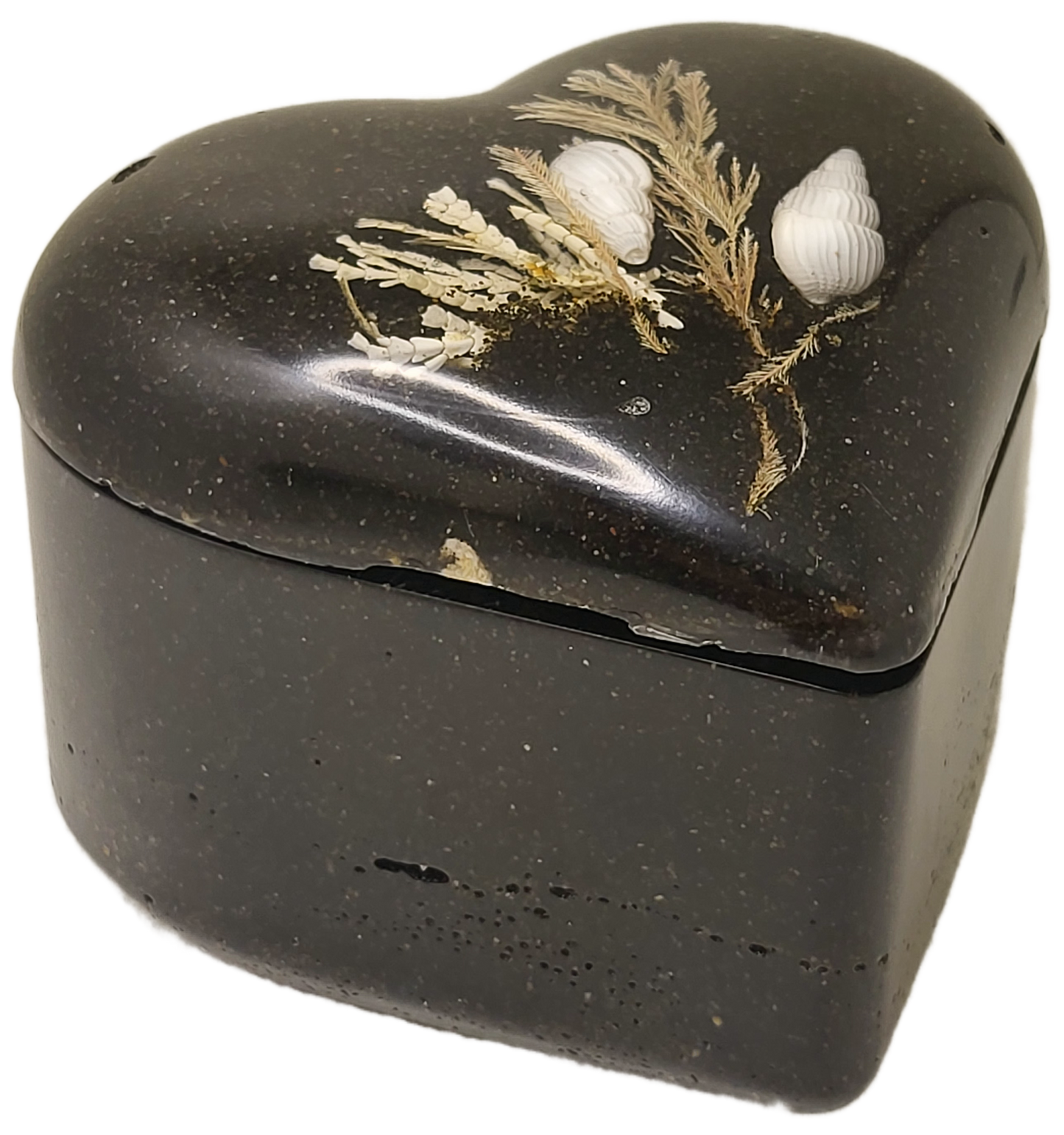 Rock pot heart with lid