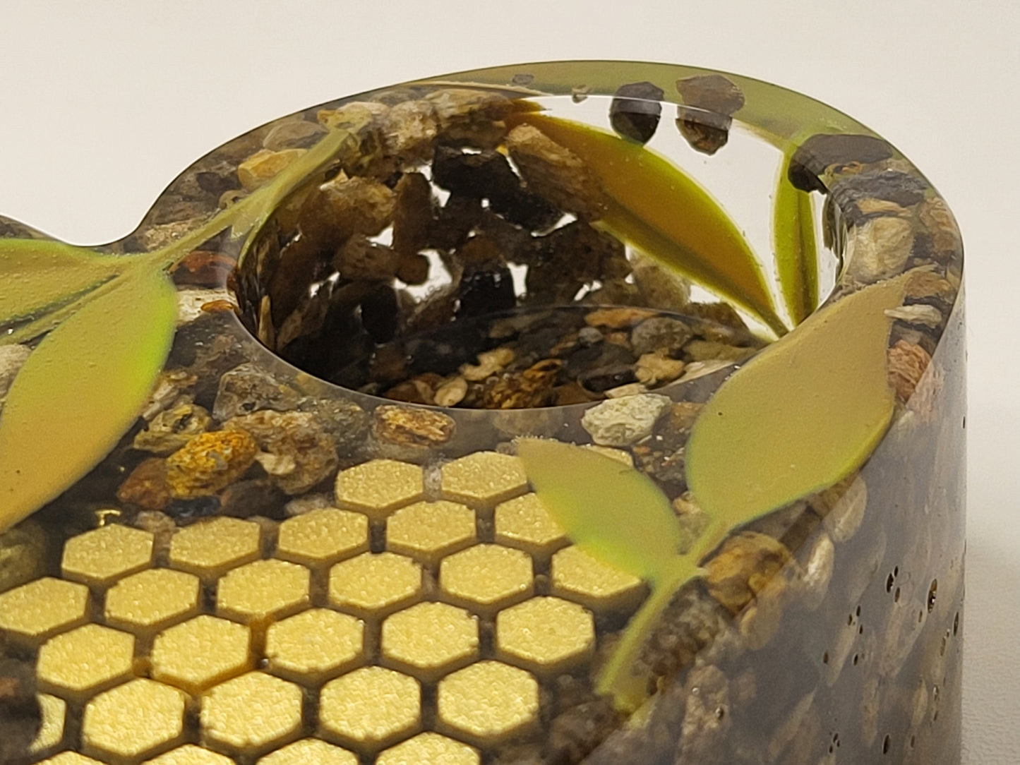 Tealight heart holder
