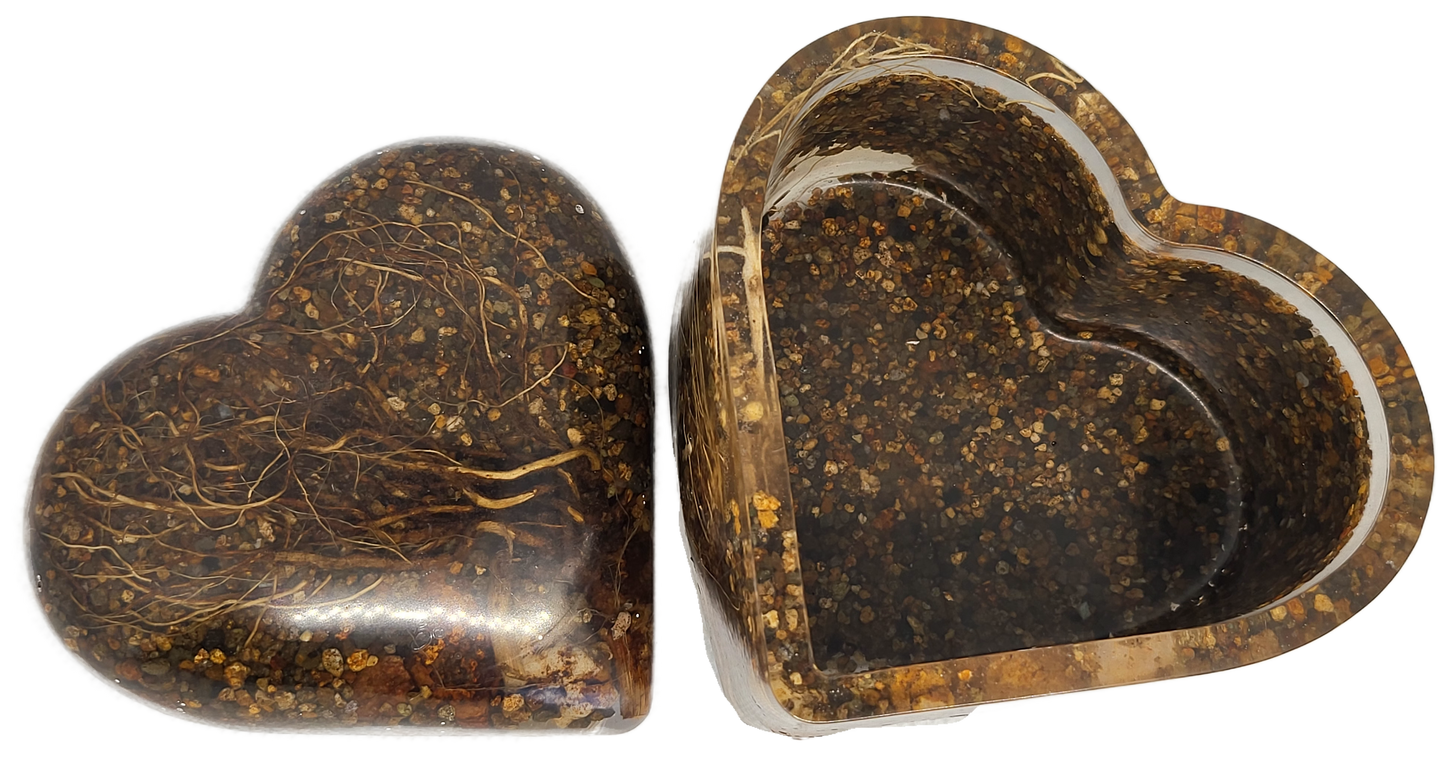 Rock pot heart with lid