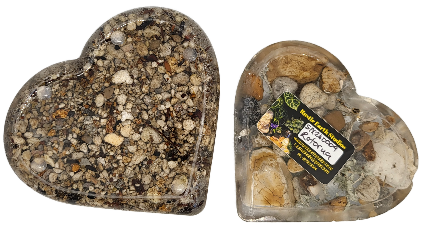 Rock pot heart with lid