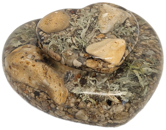 Rock pot heart with lid