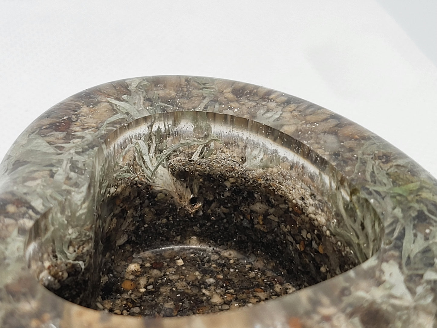 Rock pot heart with lid