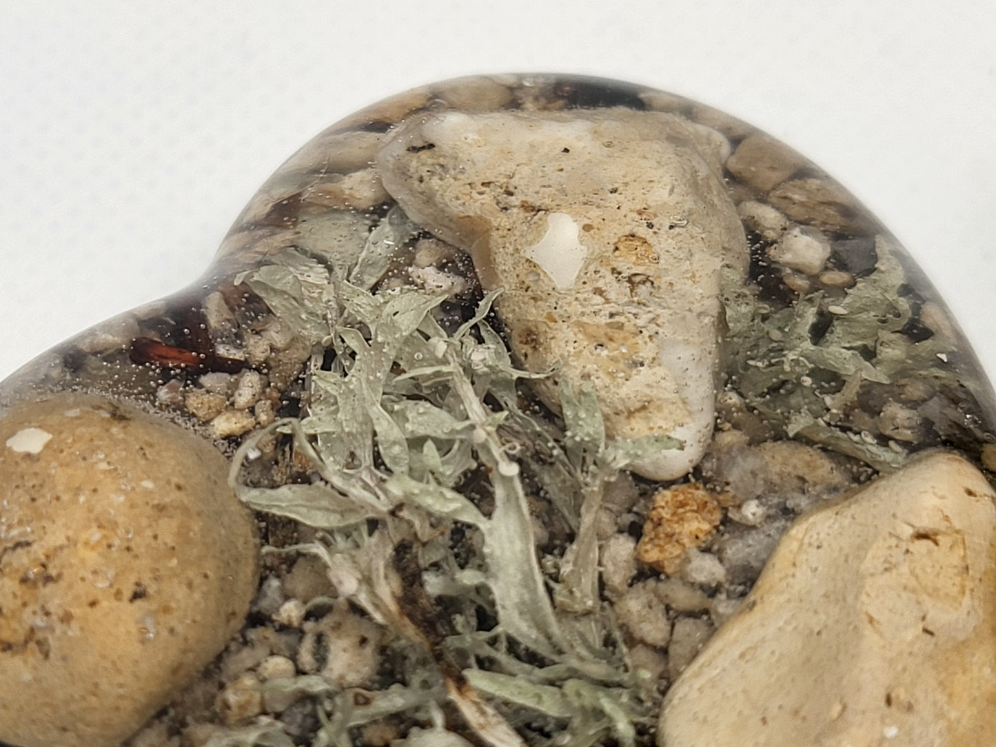 Rock pot heart with lid