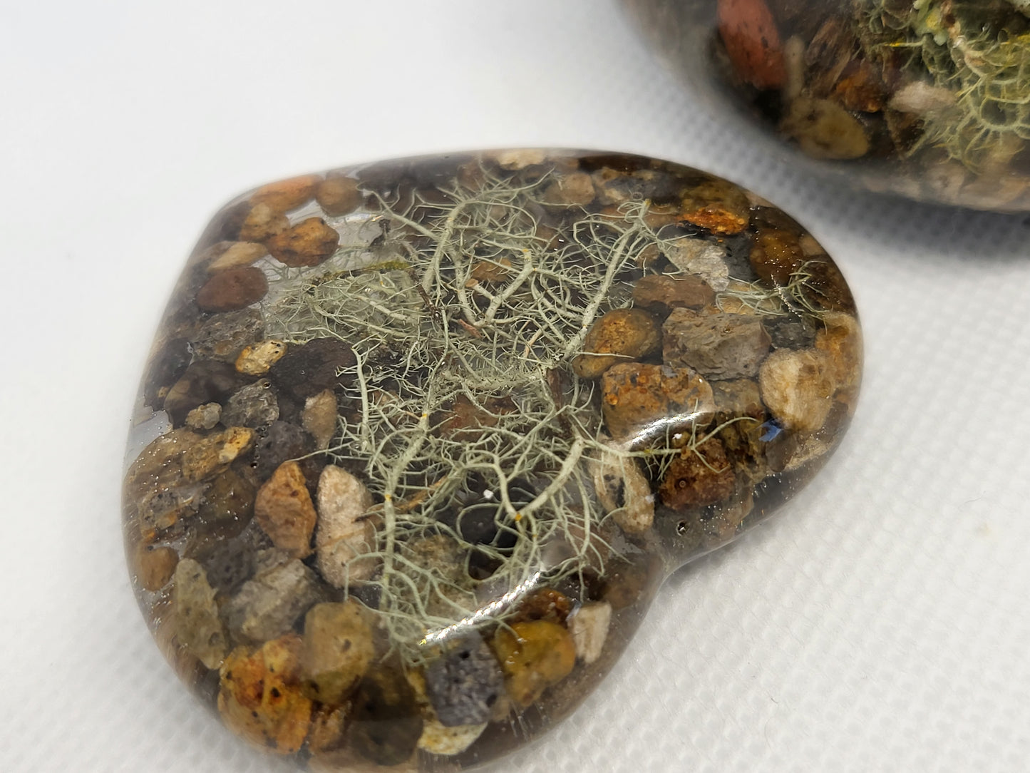 Rock pot heart with lid