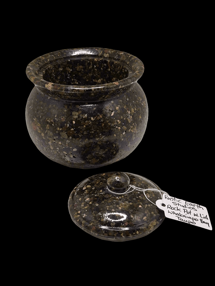 Rock pot with lid
