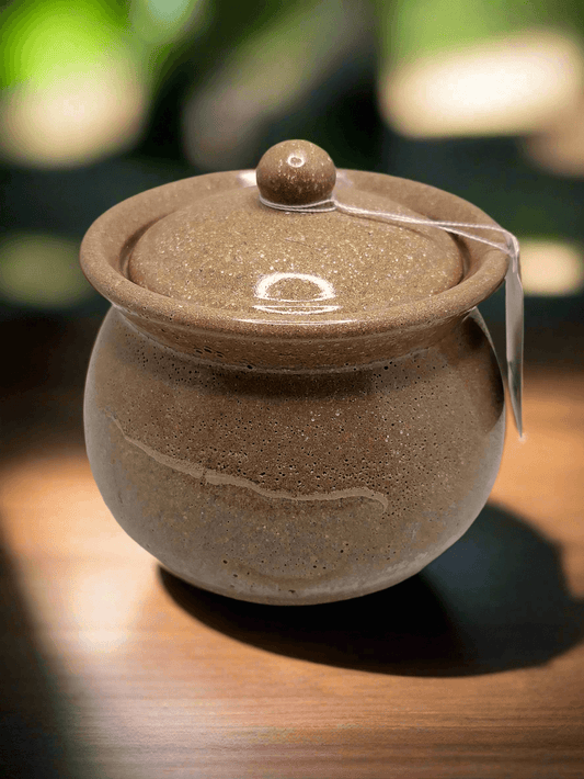 Ash pot with lid