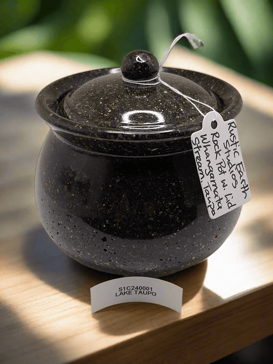 Rock pot with lid