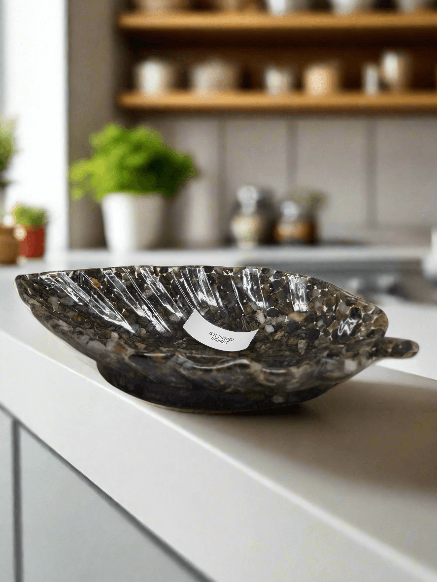 Leaf rock dish