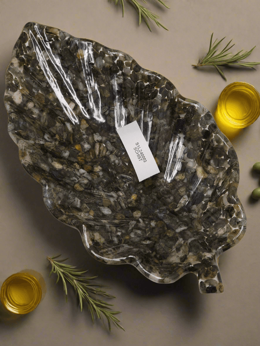 Leaf rock dish