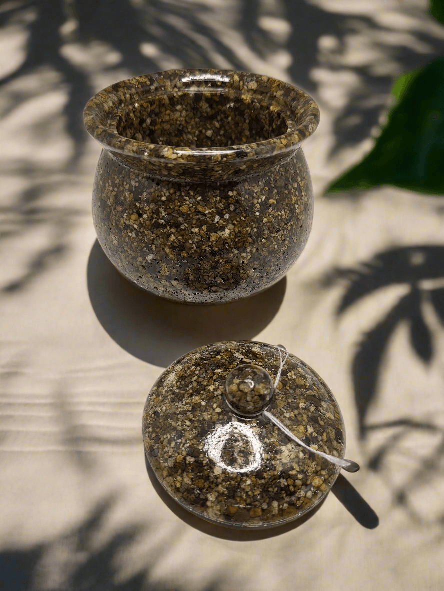 Rock pot with lid