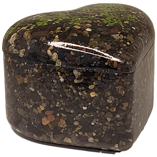Rock pot heart with lid